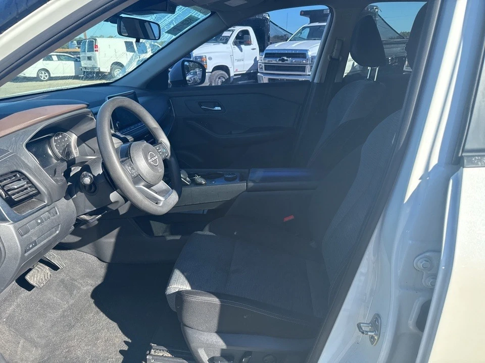 2022 Nissan Rogue - Image 5 of 6