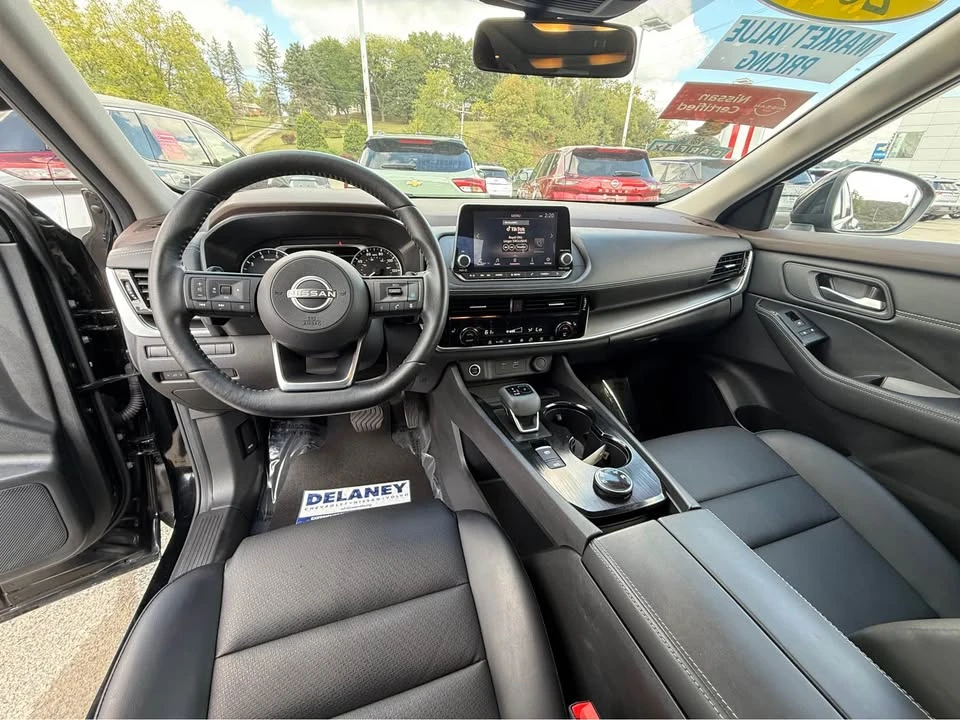 2022 Nissan Rogue - Image 10 of 13