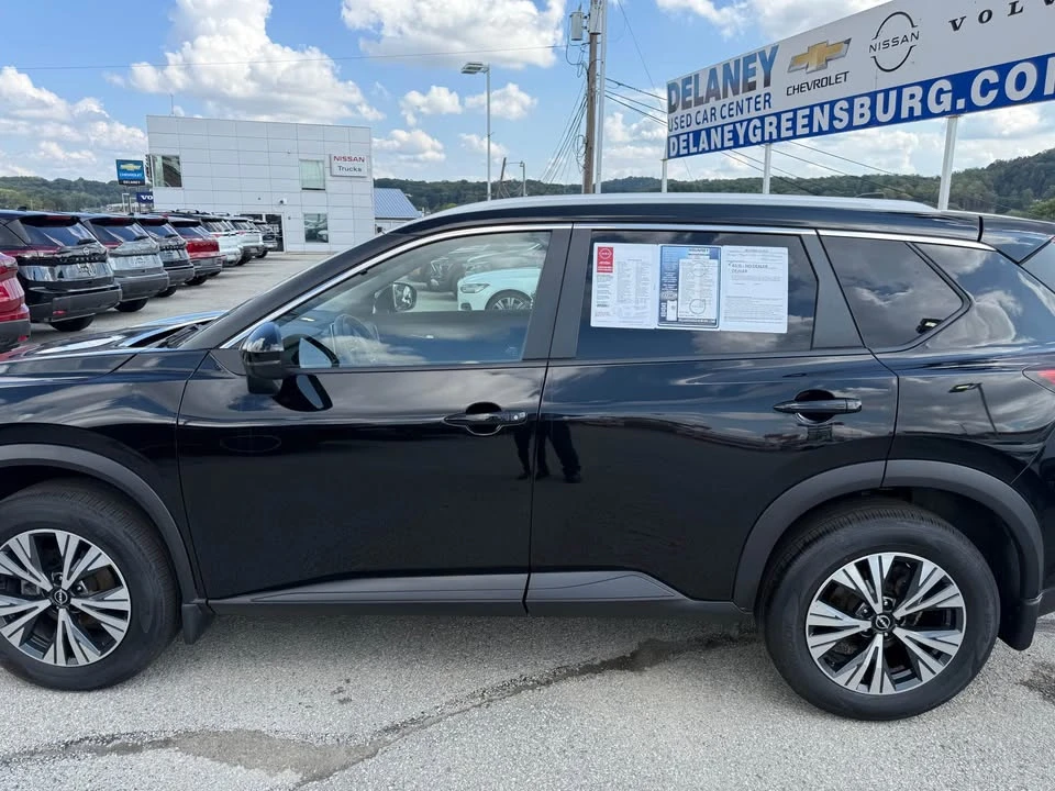 2022 Nissan Rogue - Image 7 of 13