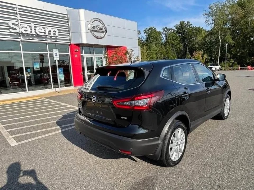 2022 Nissan Rogue - Image 3 of 17