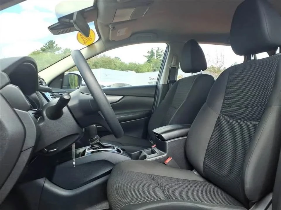 2022 Nissan Rogue - Image 12 of 17