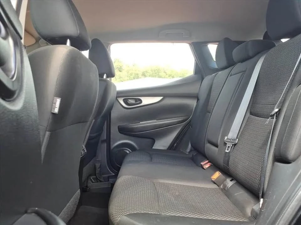 2022 Nissan Rogue - Image 16 of 17