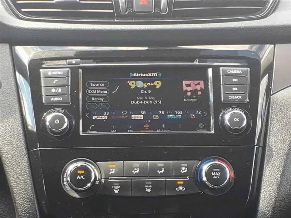 2022 Nissan Rogue - Image 15 of 17
