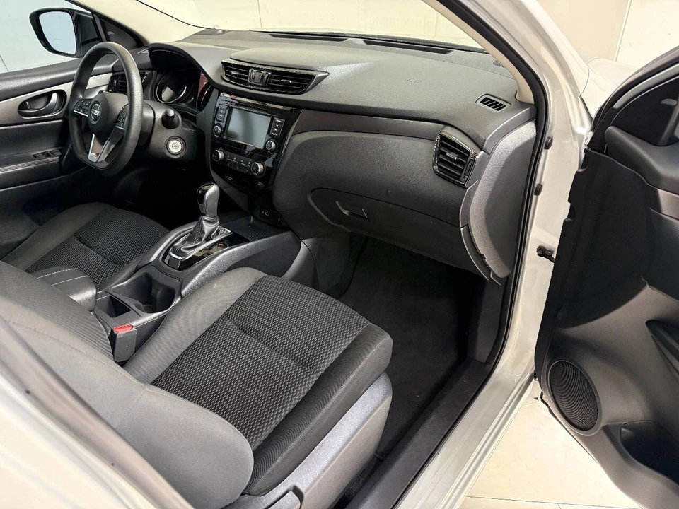 2022 Nissan Rogue - Image 20 of 21