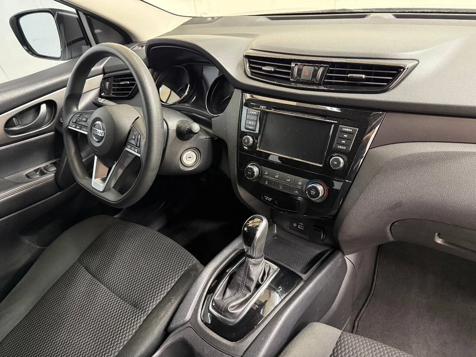 2022 Nissan Rogue - Image 23 of 31