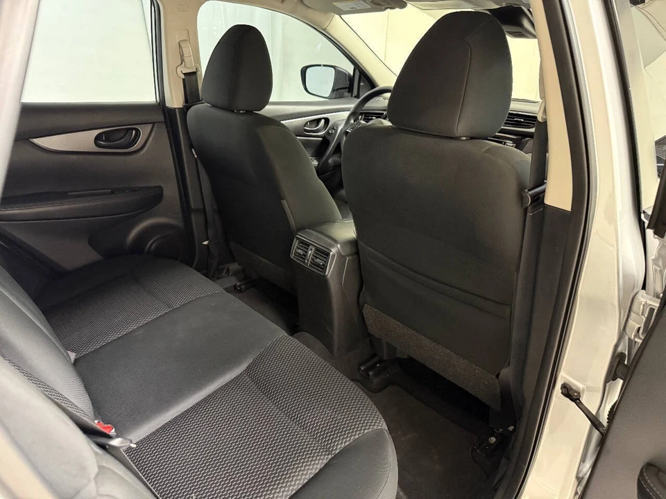 2022 Nissan Rogue - Image 26 of 31