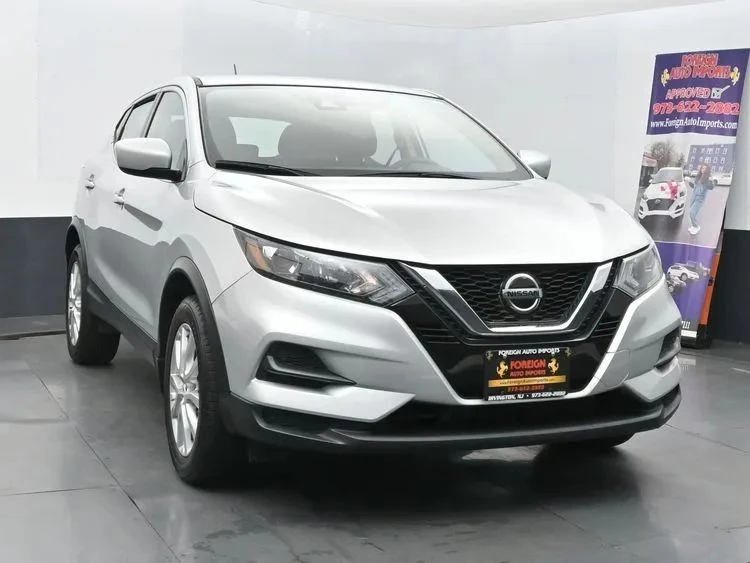 2022 Nissan Rogue - Image 2 of 12