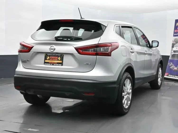 2022 Nissan Rogue - Image 8 of 12