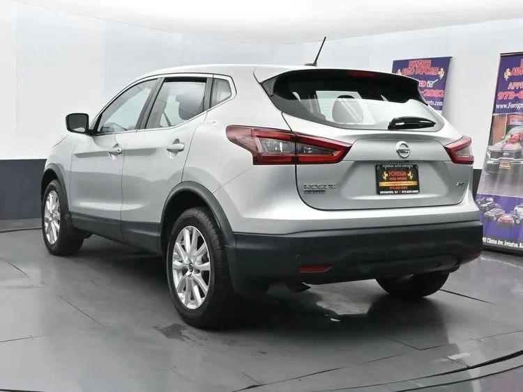 2022 Nissan Rogue - Image 9 of 12