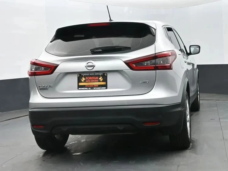 2022 Nissan Rogue - Image 8 of 12