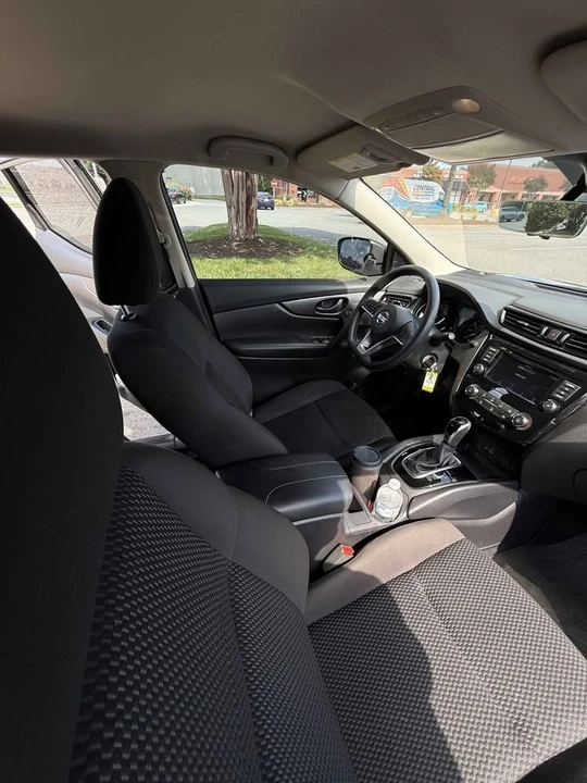 2022 Nissan Rogue - Image 5 of 14