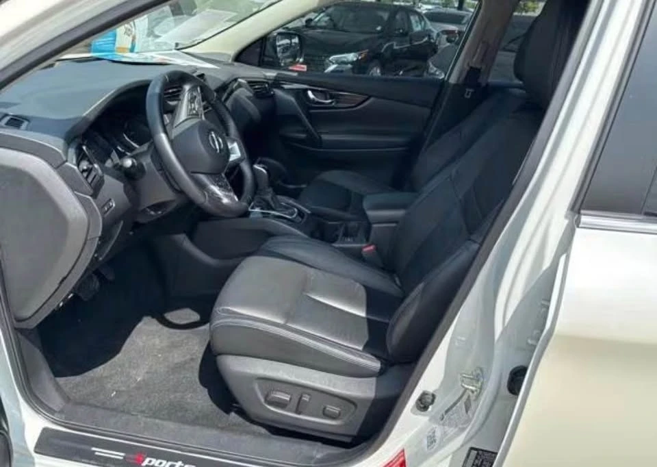 2022 Nissan Rogue - Image 3 of 18