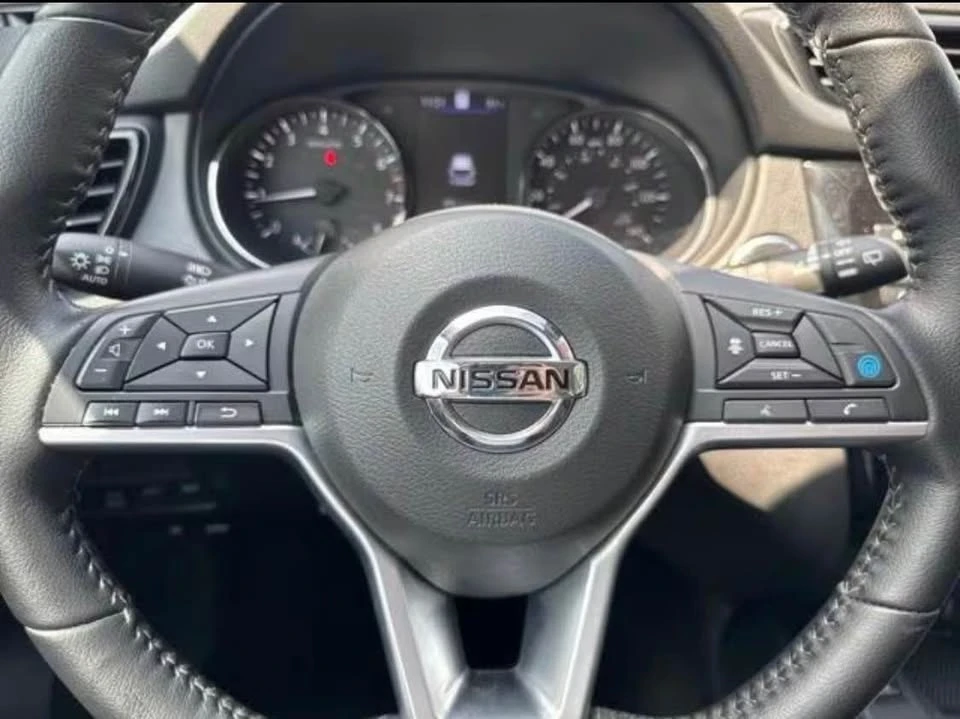 2022 Nissan Rogue - Image 8 of 18