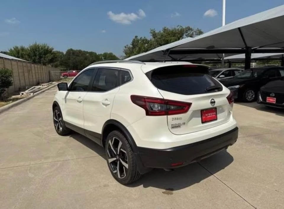 2022 Nissan Rogue - Image 2 of 18