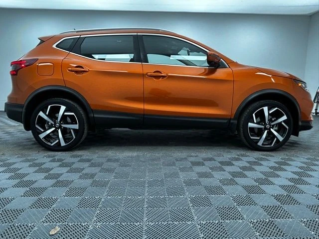 2022 Nissan Rogue - Image 11 of 12