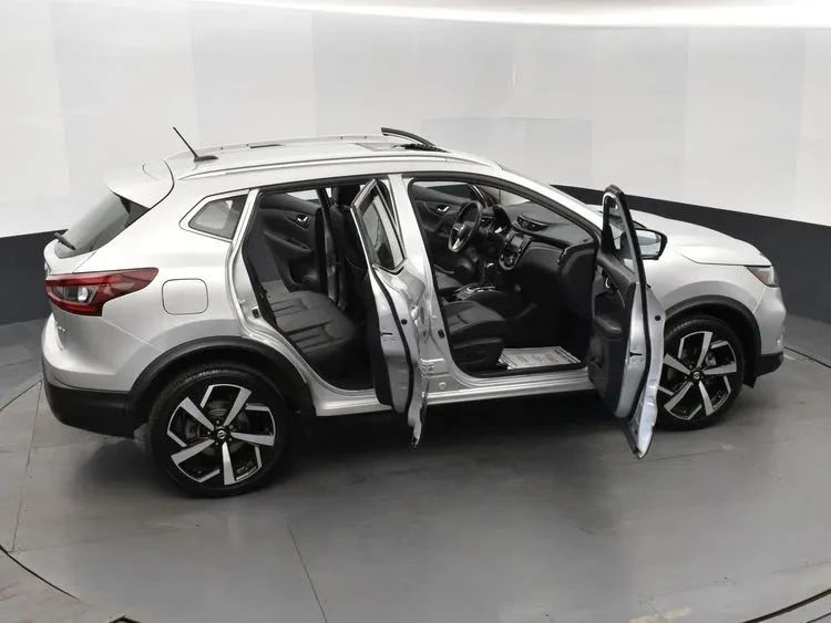 2022 Nissan Rogue - Image 6 of 12