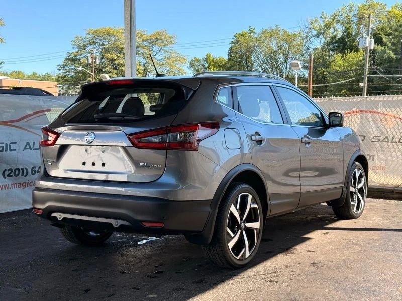 2022 Nissan Rogue - Image 11 of 12