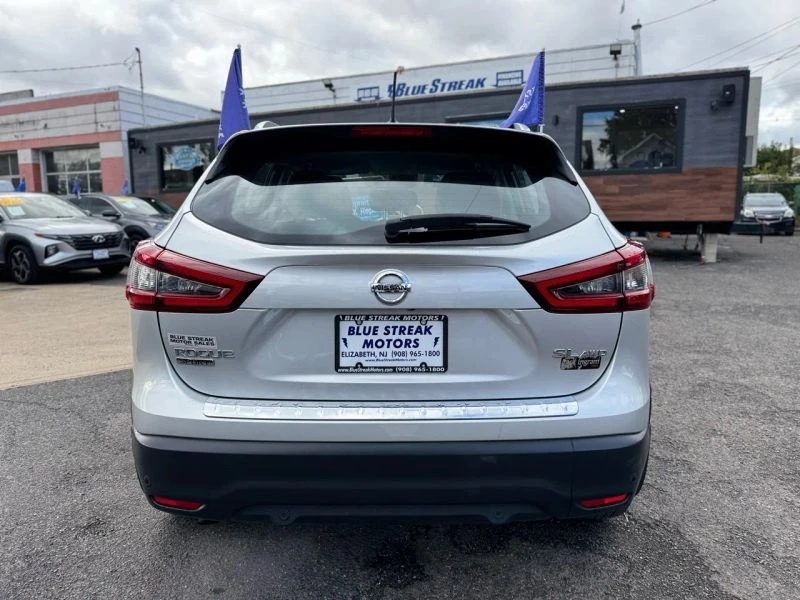 2022 Nissan Rogue - Image 9 of 12