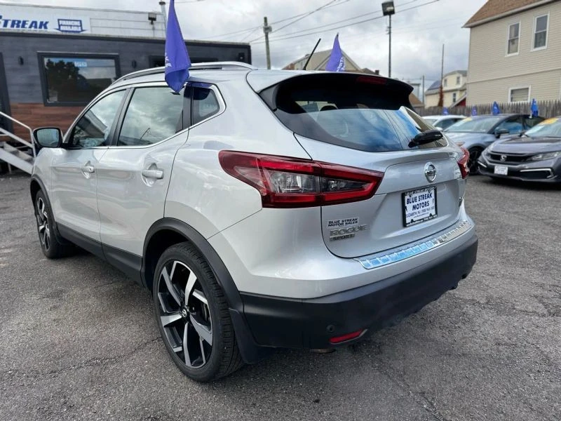 2022 Nissan Rogue - Image 8 of 12