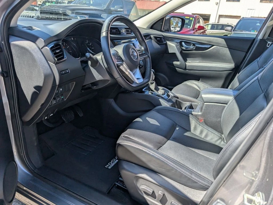 2022 Nissan Rogue - Image 11 of 21