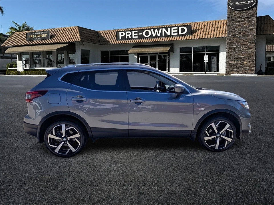 2022 Nissan Rogue - Image 8 of 12