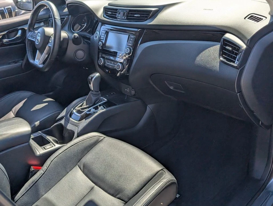 2022 Nissan Rogue - Image 17 of 21