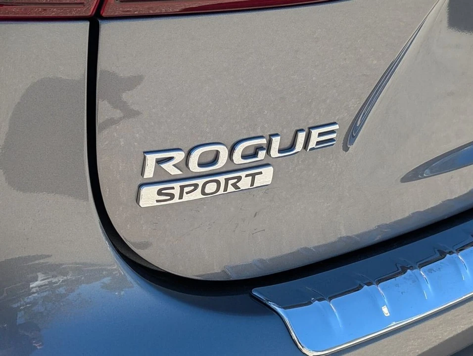 2022 Nissan Rogue - Image 15 of 21