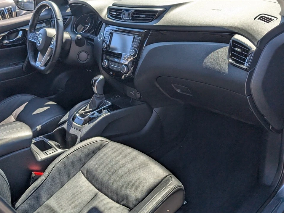 2022 Nissan Rogue - Image 17 of 21