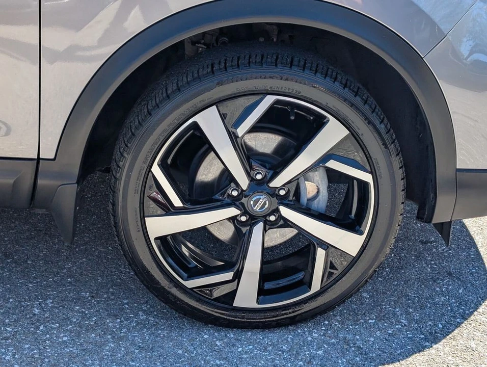 2022 Nissan Rogue - Image 9 of 21