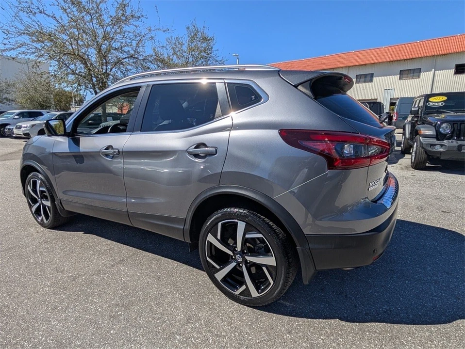 2022 Nissan Rogue - Image 14 of 21