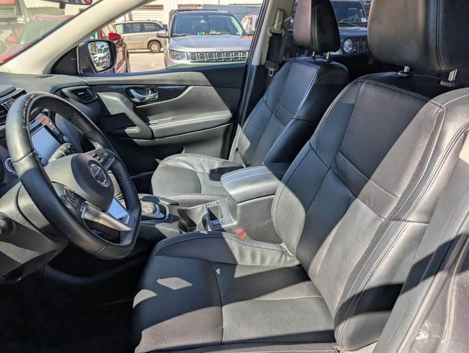 2022 Nissan Rogue - Image 10 of 21