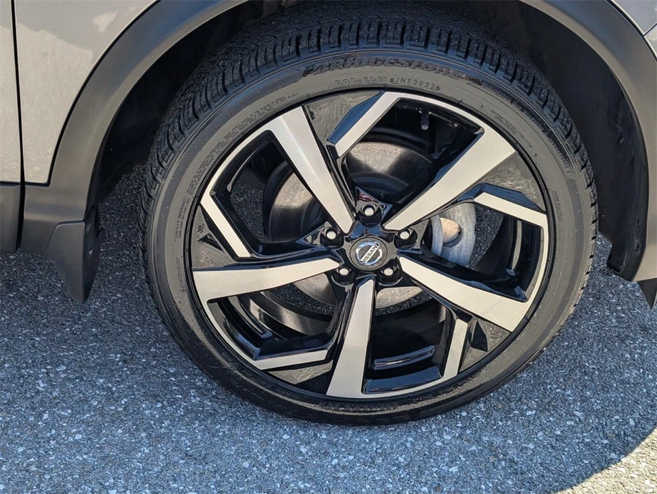 2022 Nissan Rogue - Image 19 of 21