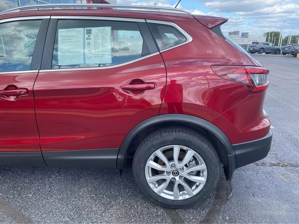 2022 Nissan Rogue - Image 13 of 15