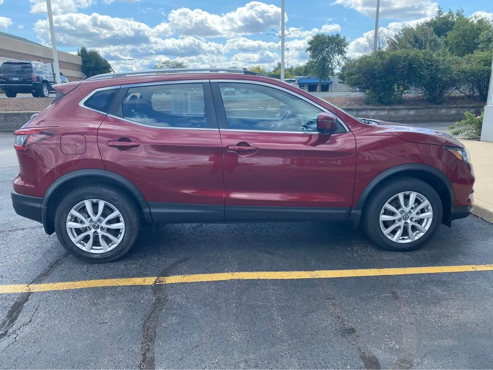 2022 Nissan Rogue - Image 6 of 15