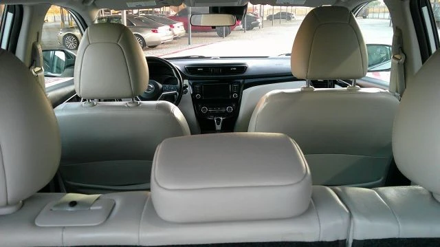 2022 Nissan Rogue - Image 16 of 21