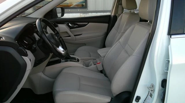 2022 Nissan Rogue - Image 19 of 21