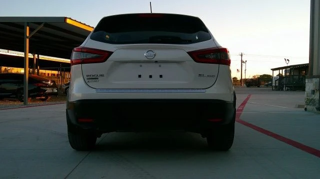 2022 Nissan Rogue - Image 9 of 21