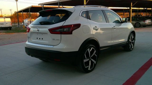 2022 Nissan Rogue - Image 10 of 21