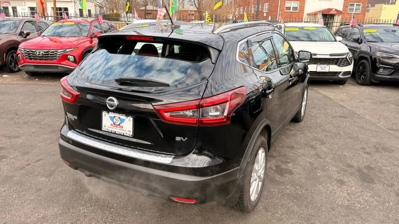 2022 Nissan Rogue - Image 10 of 12