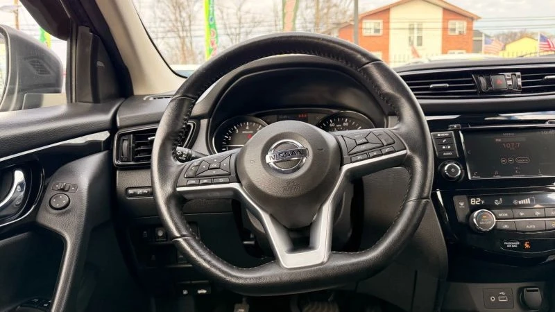 2022 Nissan Rogue - Image 7 of 12