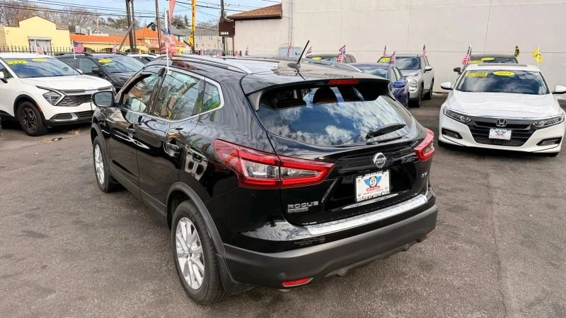 2022 Nissan Rogue - Image 9 of 12