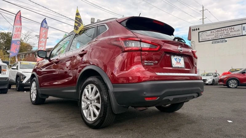 2022 Nissan Rogue - Image 8 of 12