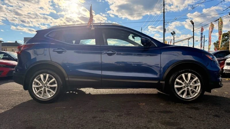 2022 Nissan Rogue - Image 11 of 12