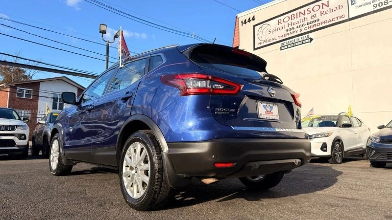 2022 Nissan Rogue - Image 8 of 12