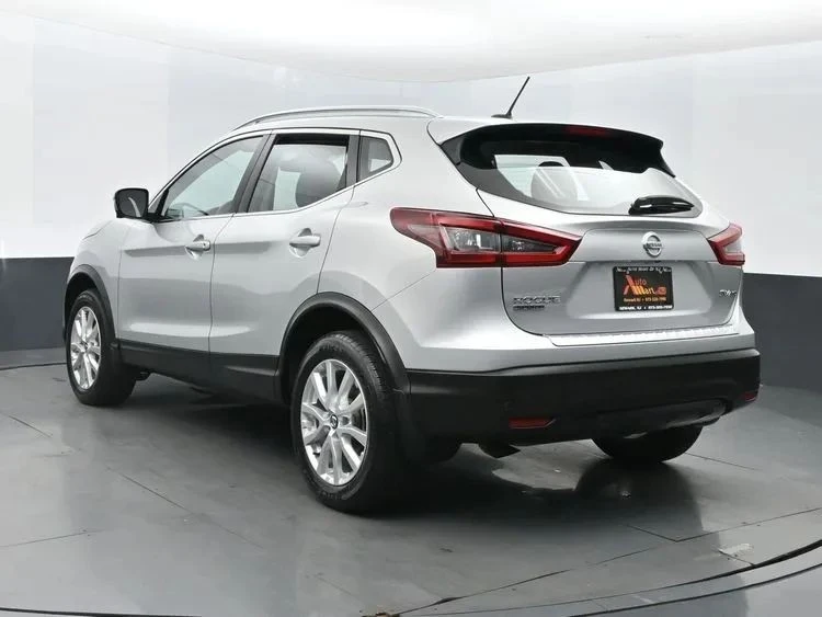 2022 Nissan Rogue - Image 9 of 12