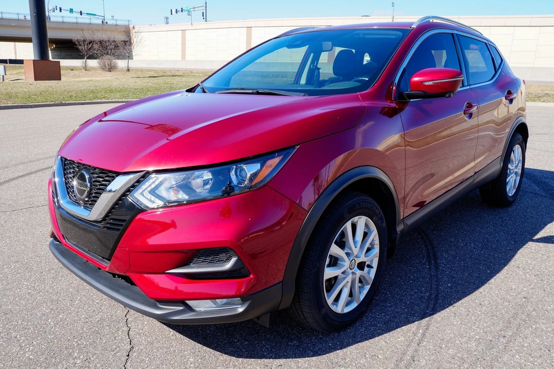 2022 Nissan Rogue - Image 8 of 31