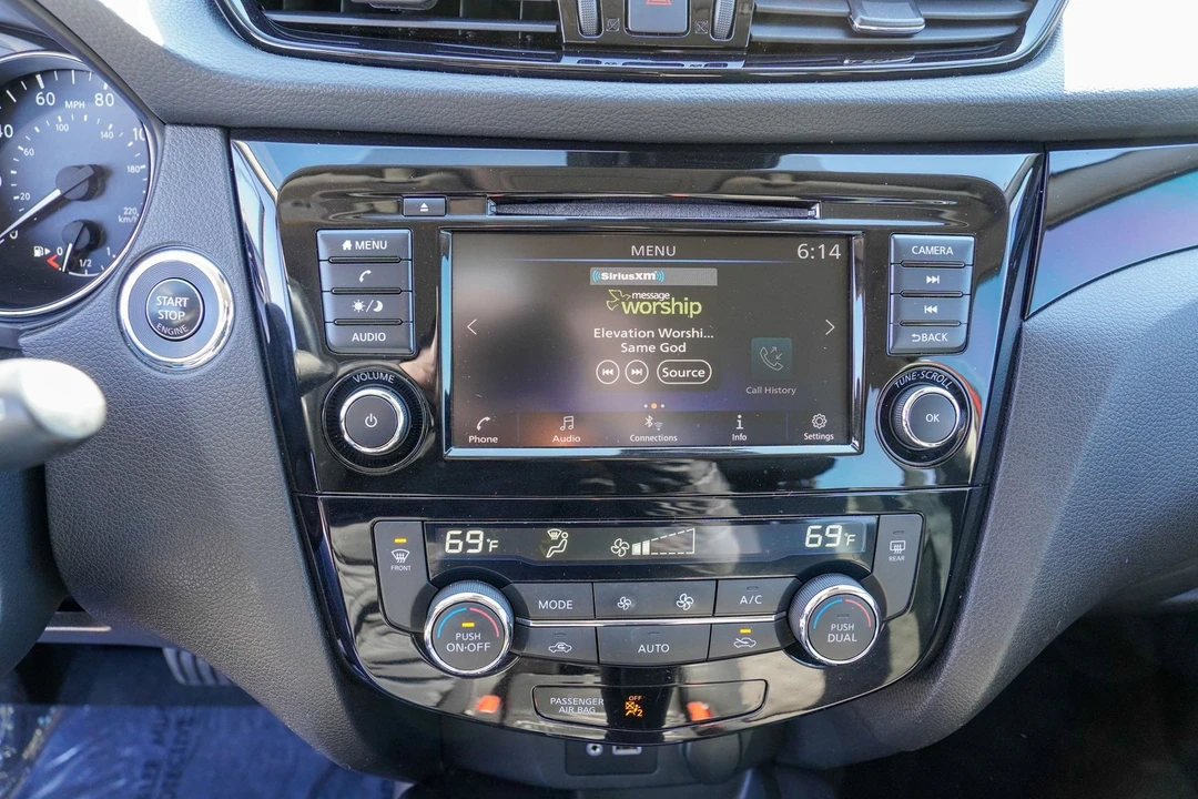 2022 Nissan Rogue - Image 14 of 31