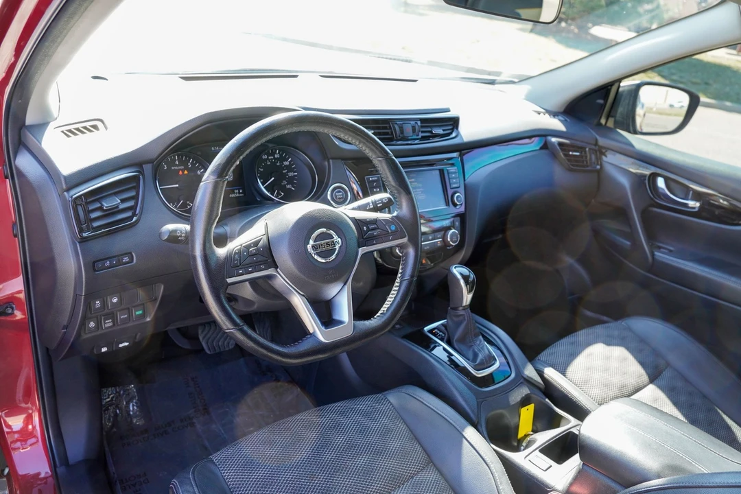 2022 Nissan Rogue - Image 11 of 31