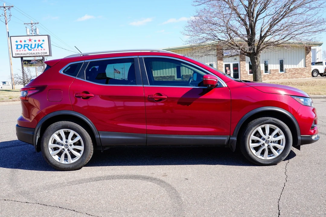 2022 Nissan Rogue - Image 2 of 31