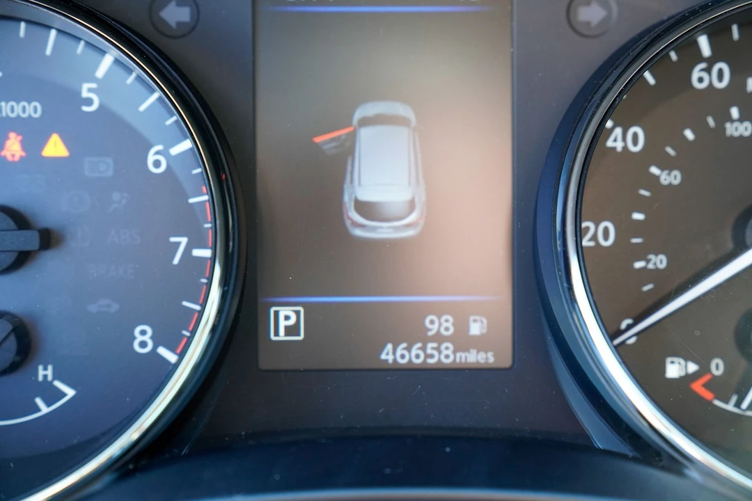 2022 Nissan Rogue - Image 12 of 31